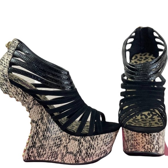 Dollhouse Shoes - ✨SALE ✨NEW IN BOX DOLLHOUSE Sin Black
